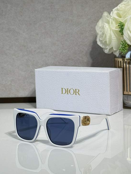 Picture of Dior Sunglasses _SKUfw77317710fw